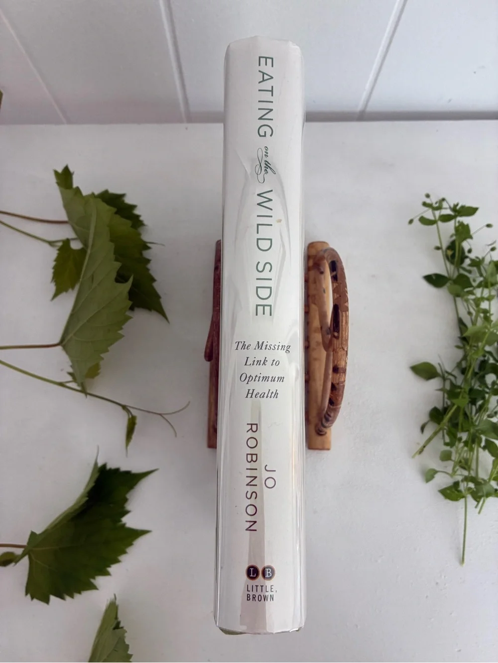 Eating on the Wild Side, Jo Robinson - Hard cover, dust jacket, protective cover